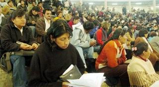 Docentes recibiendo cursos de lenguas originarias