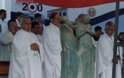 La Iglesia paraguaya en procesión