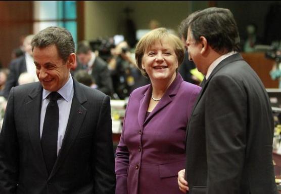 Nicolas Sarkozy, Angela Merkel y el presidente de la Comisión Europea, José Manuel Durao Barroso 