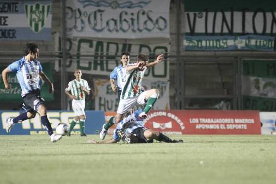 Atletico le ganó 2 a 0 a Sportivo Desamparados