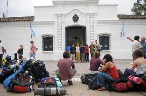 El fin de semana largo movilizó a 1,8 millones de personas a destinos turísticos del país