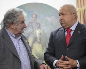 Mujica recibirá temprano a Chavez