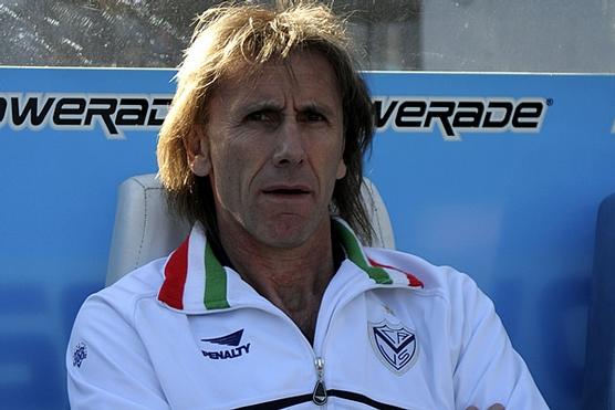 Ricardo Gareca sigue en Veléz