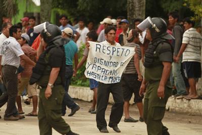 El pueblo se movilizó contra abuso de político