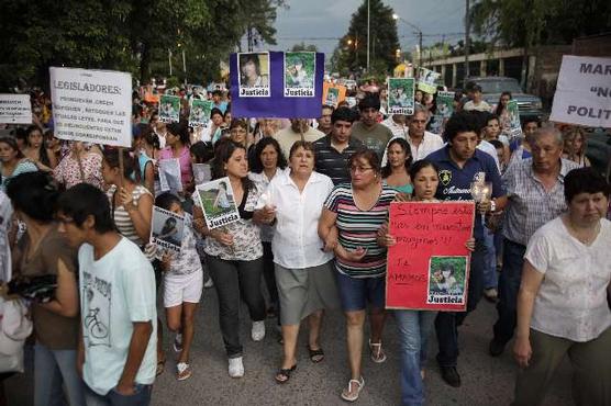 Los vecinos de Alderetes protagonizaron una multitudinaria marcha exigiendo justicia por el asesinato de Constanza González