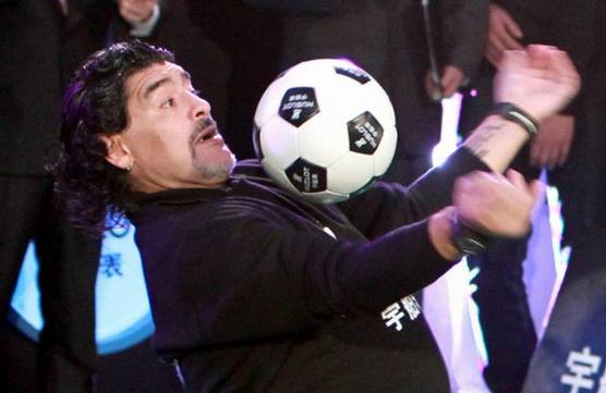 Maradona demostró que su magia sigue intacta