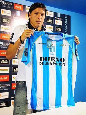 El delantero paraguayo Federico Santander, flamante incorporación de Racing Club