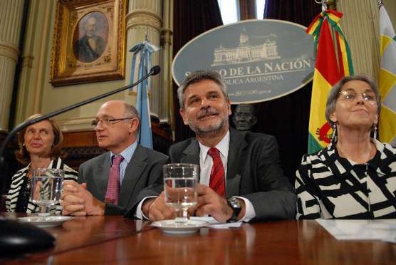 Senadores recibieron la `Bandera de Macha´