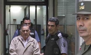 El ex policía Miguel Angel Moreno fue condenado el viernes a 13 años de prisión en una cárcel común