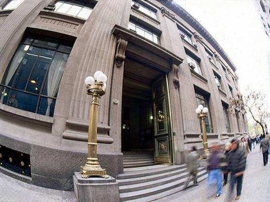 Banco Central de Chile revisa calculos de crecimiento