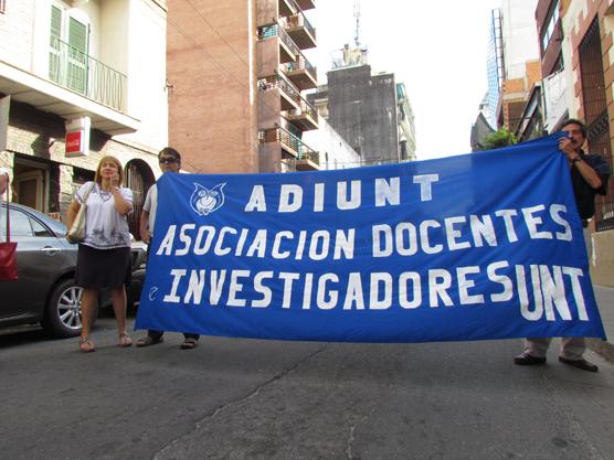 El gremio de ADIUNT confirmó que el miércoles y jueves los docentes universitarios de la UNT irán al paro