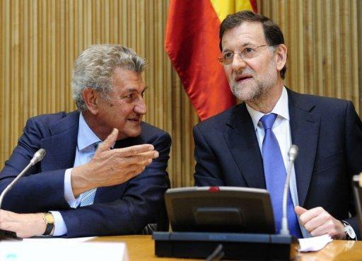 Rajoy escucha a Jesús Posada en el Congreso del PP