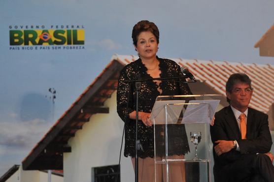 Dilma anuncia casas para municipios chicos