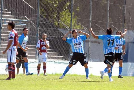 Atlético le ganó a Deportivo Merlo en Buenos Aires por 2 a 0