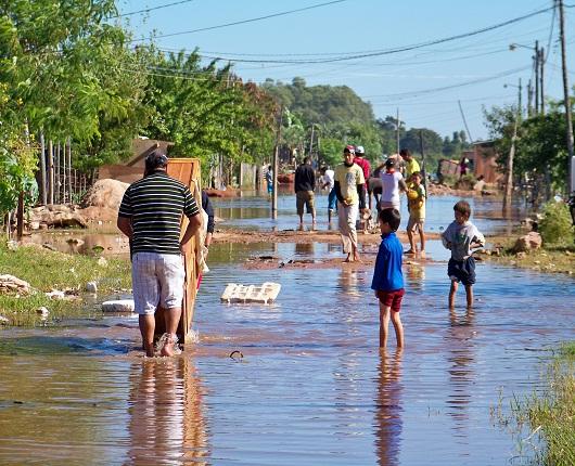 Barrios inundados en Asunción