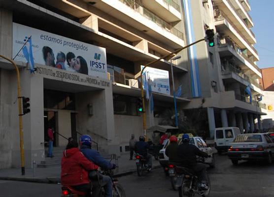 Trabajadores del Subsidio de Salud recibirán un incremento de 27 %