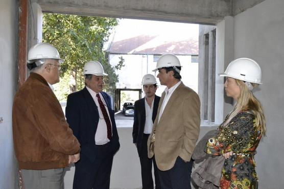 Autoridades visitan  obras