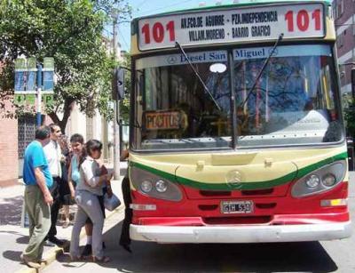 Los choferes de colectivos urbanos de la capital tucumana, solo recibirán dinero hasta el día 28 del corriente únicamente