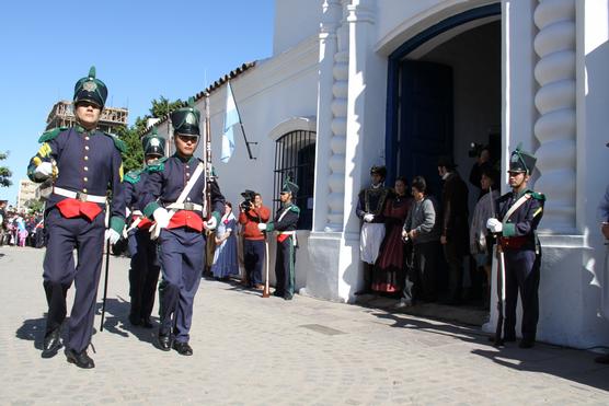 Cambio de guardia en la Casa Histórica