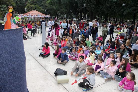 Títeres en Plaza Urquiza