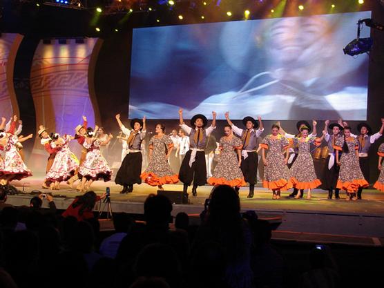 El espectáculo de música y danzas folklórica