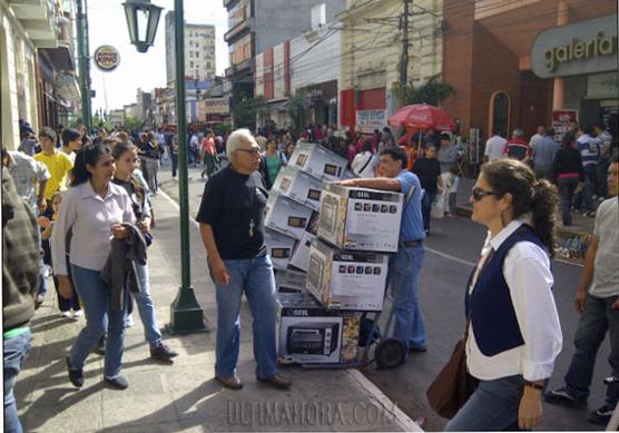 Los televisores, computadoras y vestimenta, los favoritos