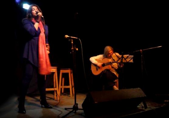 Mariela Acotto (voz) y Carlos Podazza (guitarra)