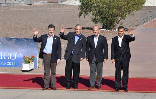 Santos, Piñera, Calderón y Humala en el lanzamiento