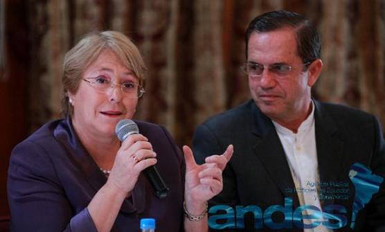 Bachelet y el canciller ecuatoriano Ricardo Patiño