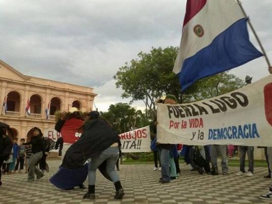 Movilización a favor de Lugo ayer en Asunción