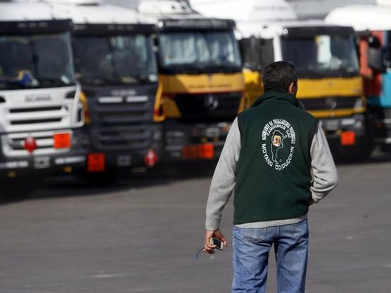 Camioneros levantó el paro, se firmó un acuerdo de mejora salarial del 25,5%