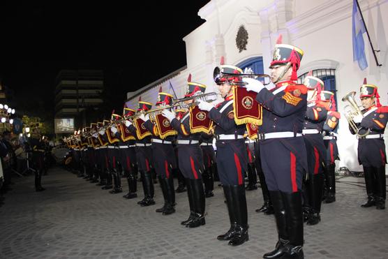 Fanfarria frente a la Casa Histórica