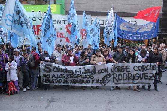 Cientos de trabajadores de medios de comunicación se movilizaron ayer en San Martín al 600 