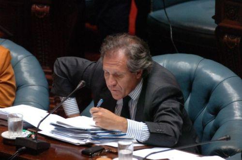 Almagro, ayer ante los senadores