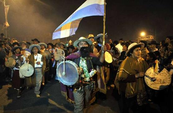 Marcha evocativa del Exodo Jujeño, que cumple 200 años