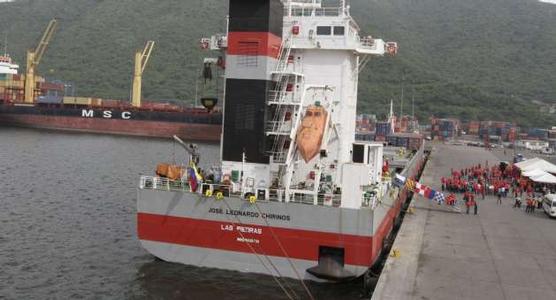 Parte el primer barco desde Puerto Cabello