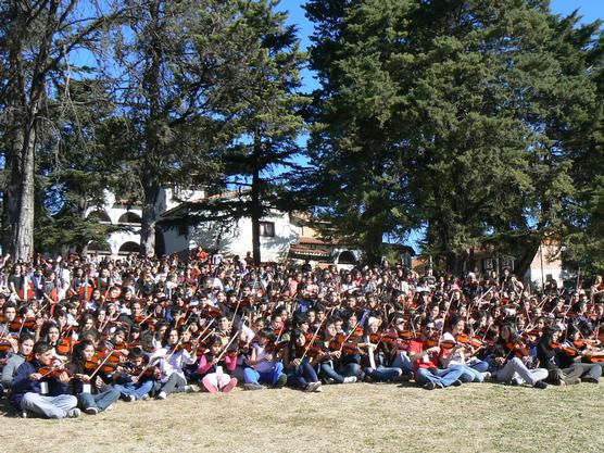 A partir de las 18, en el Club Villa Luján (Don Bosco 2280) ofrecerán un megaconcierto las Orquestas y Coros Infanto Juveniles