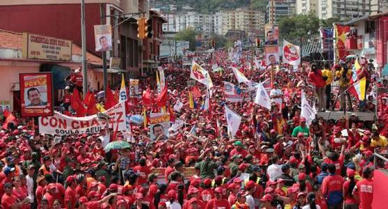 Una multitud en Mérida acompaña a Chavez