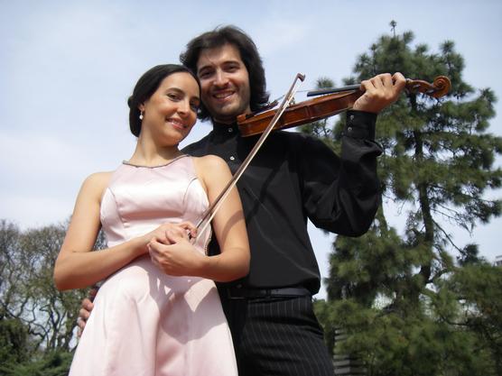 El dúo que integran Cecilia Isas (violín) y Alan Kwiek (piano) se presentará a las 21.30, en el Teatro San Martín