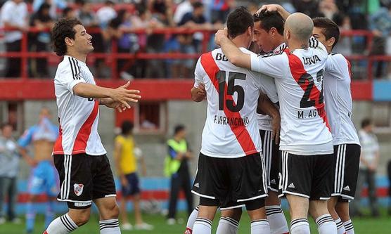 River goleó a Arsenal 4 a 0