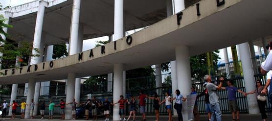 Abrazo simbólico al mítico estadio