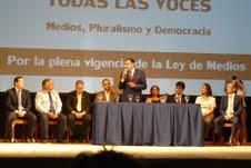 Acto en el Teatro San Martín