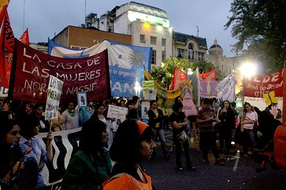 Marcharon para exigir que se declare la emergencia por violencia de género