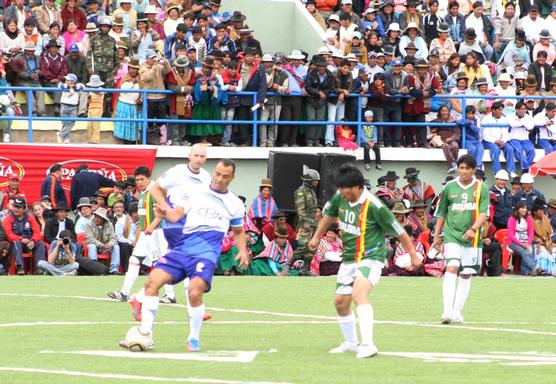 Cafú junto a Evo Morales