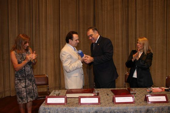 Juan David Nasio, a quien ayer la UNT lo distinguió con el Honoris Causa