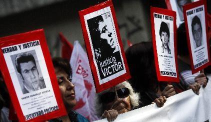 Los periodistas son amenazados por investigar a la dictadura de Pinochet