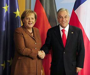 Merkel y Piñera durante la visita del chileno a Alemania