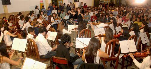 La Orquesta en plena actuación