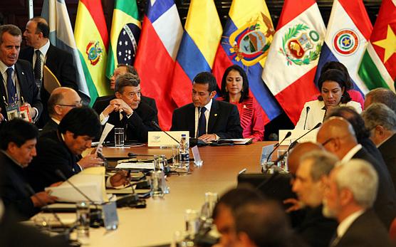 Roncagliolo en la reciente Cumbre de Lima