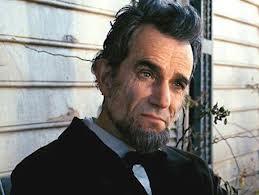 Daniel Day Lewis, encarnando a Lincoln